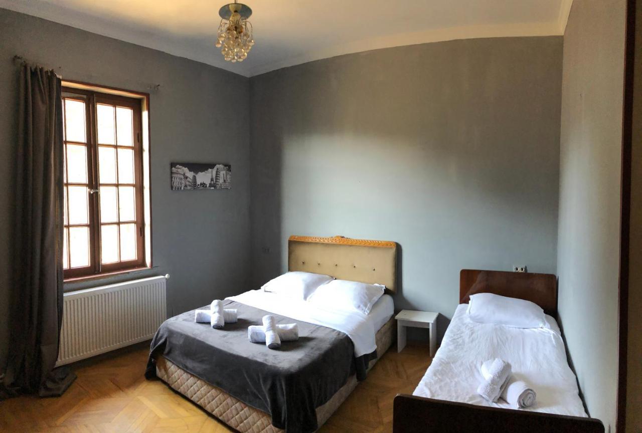 Lucky Family Hotel Tbilisi Eksteriør billede